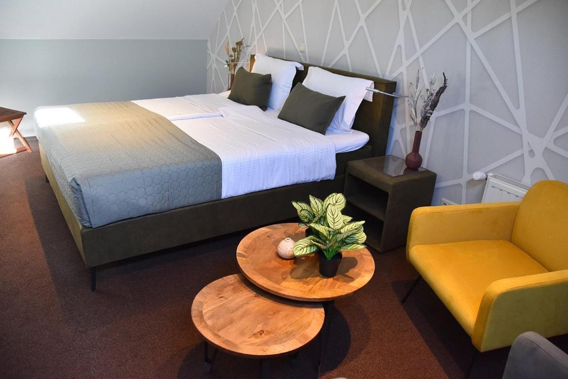 De Eenhoorn Hotel 4*